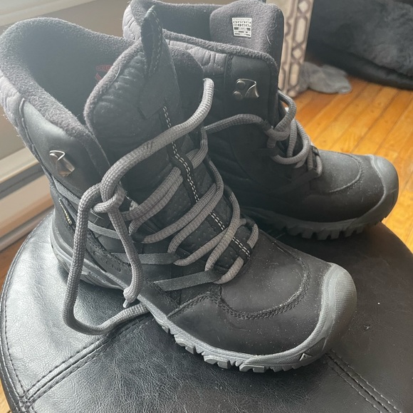 Winter Boots - Picture 6 of 6